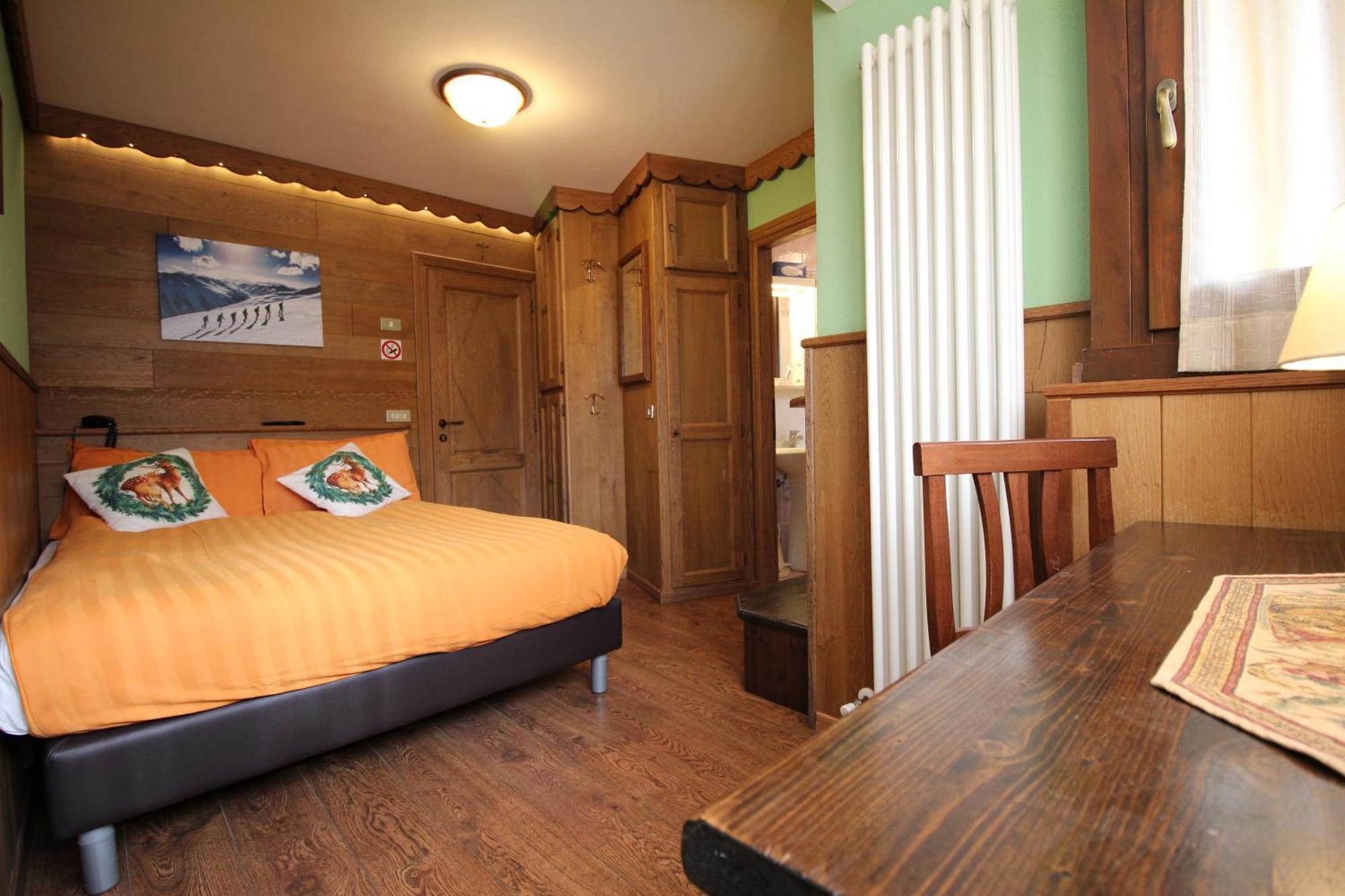 Hotel Meynet بيريوِل تْشيرفينيا المظهر الخارجي الصورة