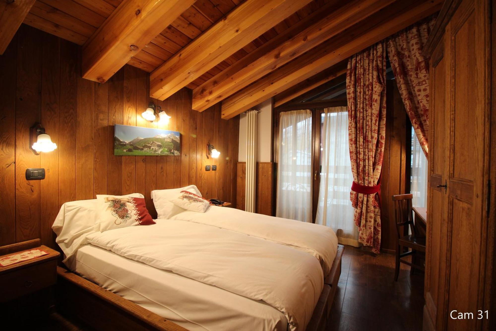 Hotel Meynet بيريوِل تْشيرفينيا المظهر الخارجي الصورة