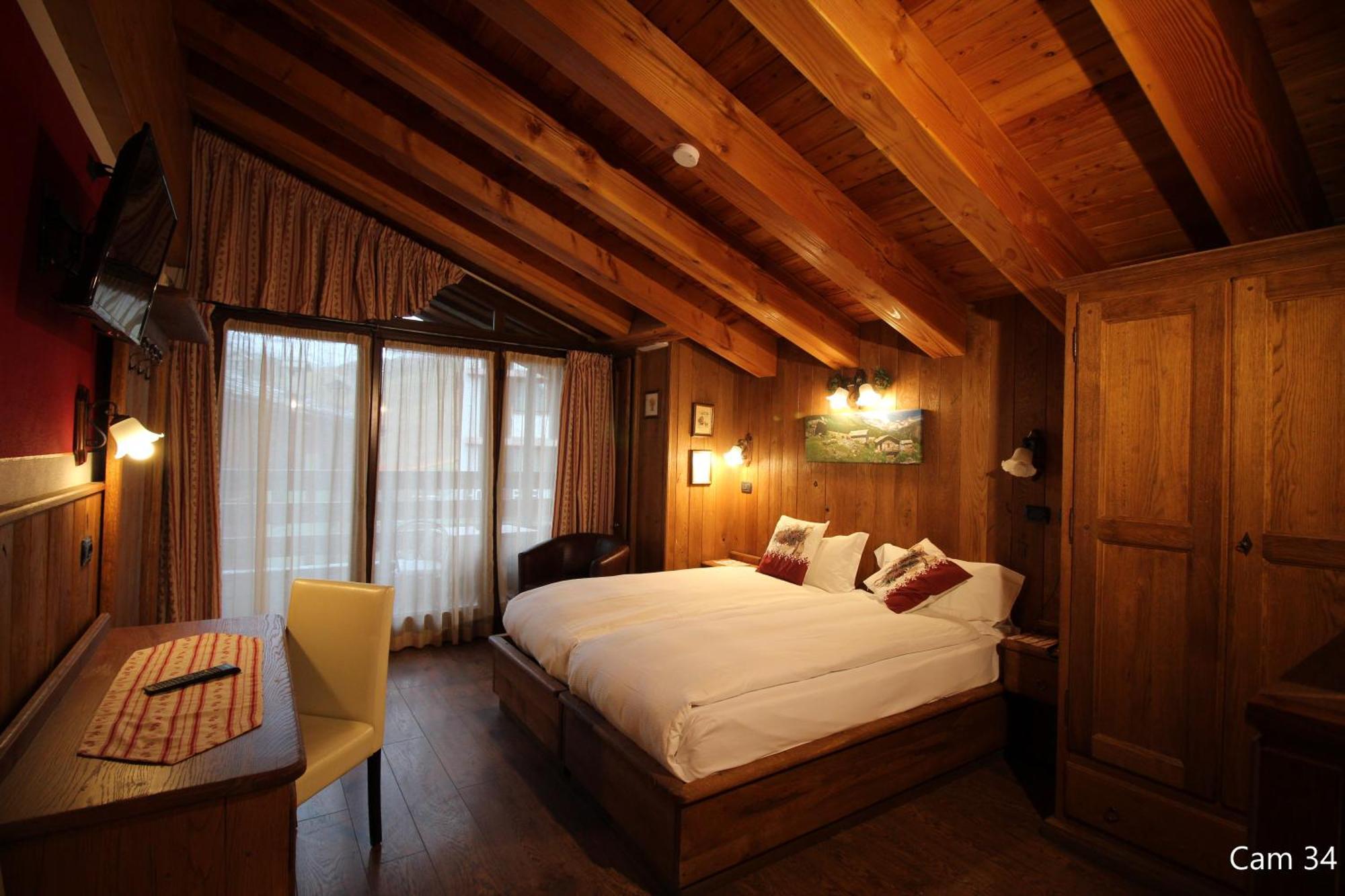 Hotel Meynet بيريوِل تْشيرفينيا المظهر الخارجي الصورة